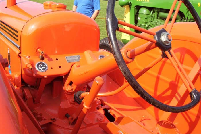 Case Model DEX 26/32 h.p. 1943 Tractor Detail 1