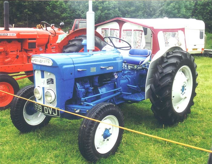 1963 Ford super dexta tractor #4